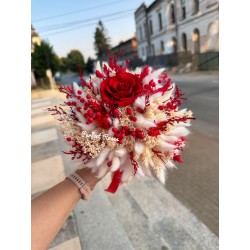 Buchet roșu trandafir...